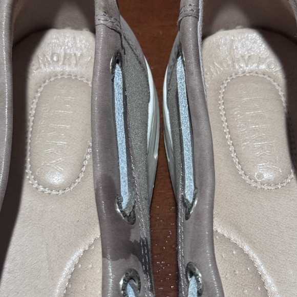 Sperry Angelfish Boat Shoe with Slip-On Design - Picture 5 of 8